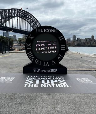 decal-adhered_to_concrete-circular_quay_sydney